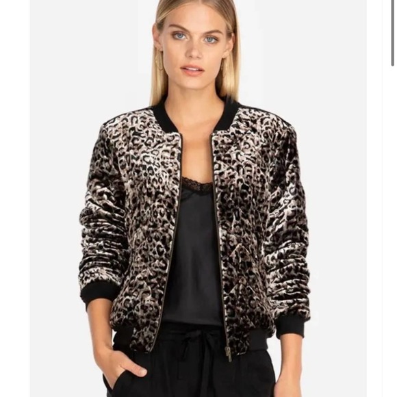 Johnny Was Jackets & Blazers - JOHNNY WAS Leopard Velvet Quilted Bomber Jacket Size Medium
